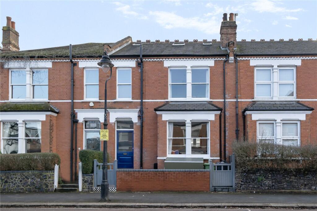 Main image of property: Coldfall Avenue, London, N10