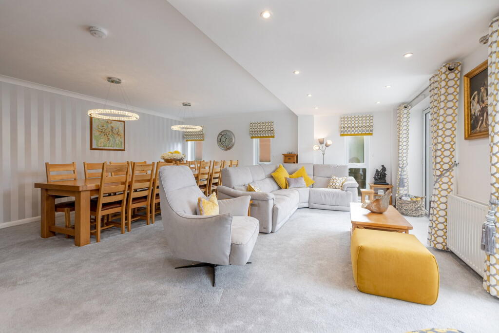 House in Stockton-on-Tees - More