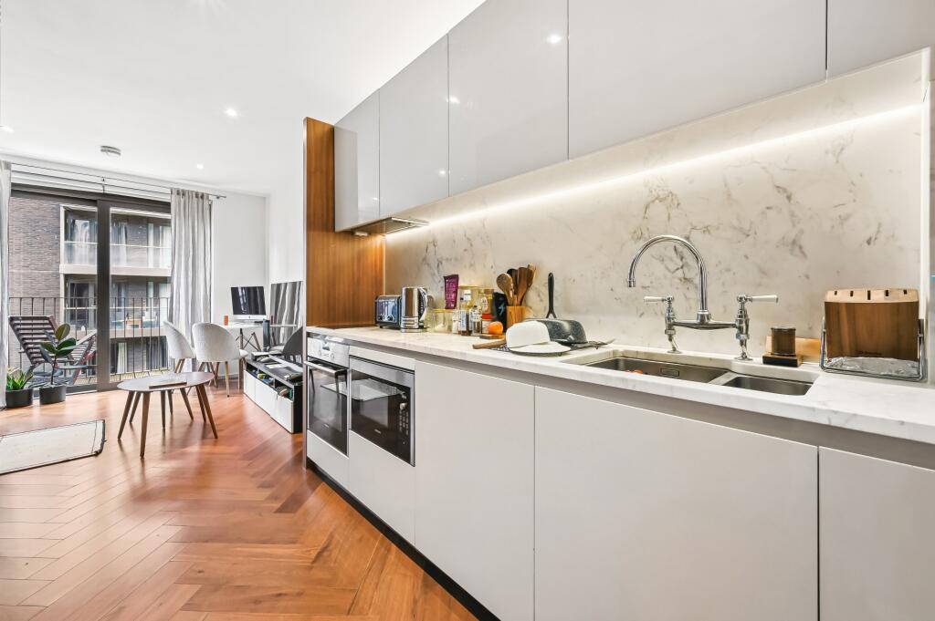 Apartment in London - More