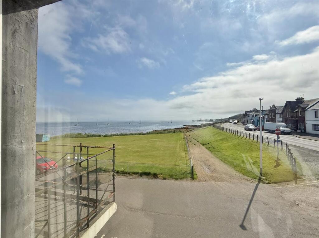 Main image of property: Upper flat, Invercloy Buildings, Brodick