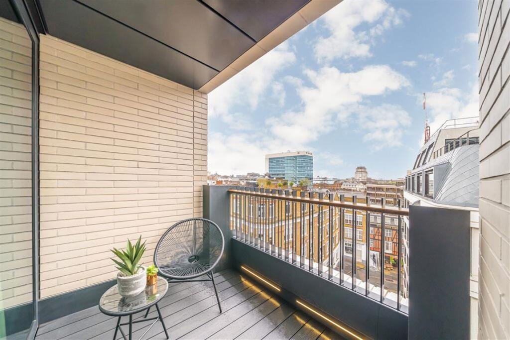 Apartment in London - More