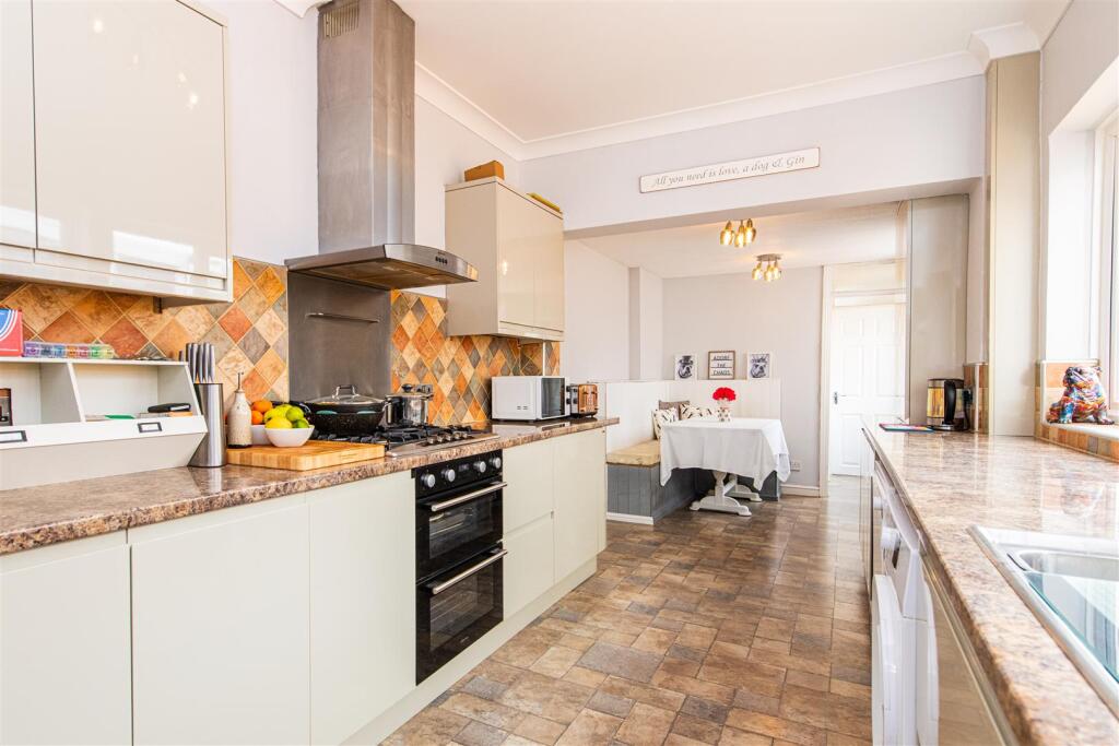 House in Rushden, North Northamptonshire - View 2