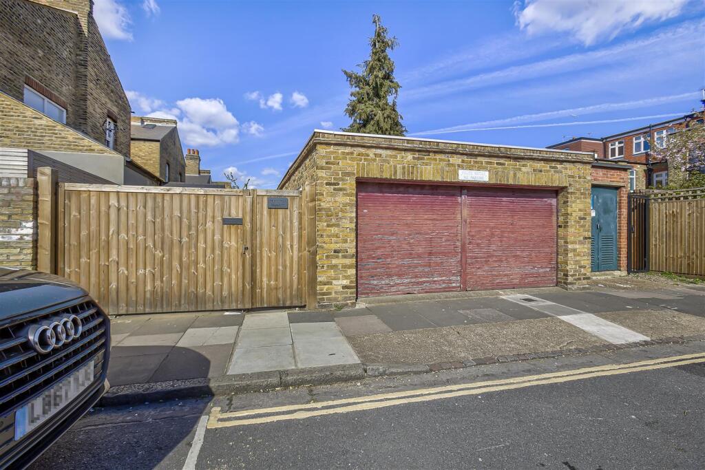 Main image of property: Vernon Road, East Sheen, SW14