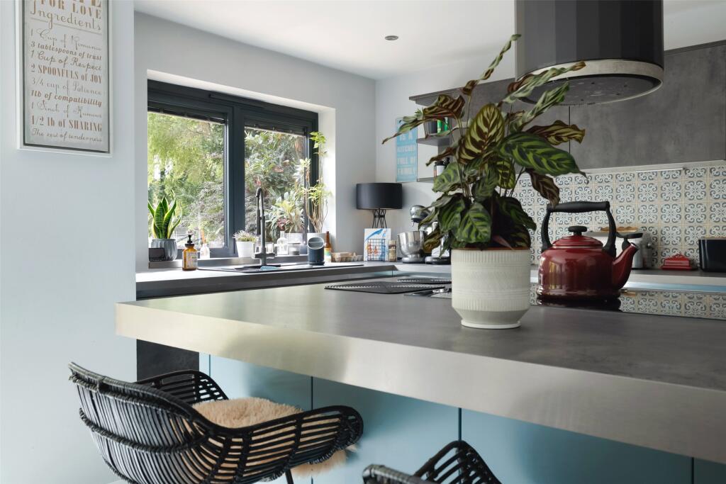House in Redhill - View 5