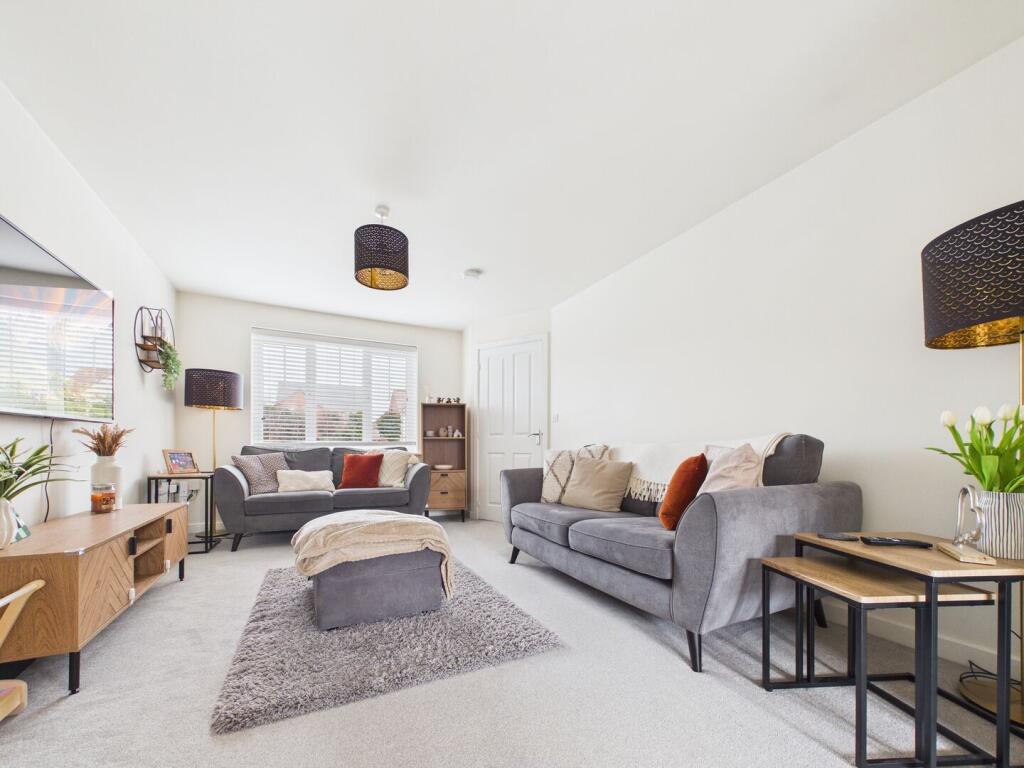 House in Newport - View 5