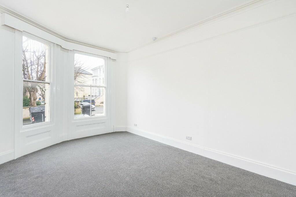 Apartment in Brighton - View 3