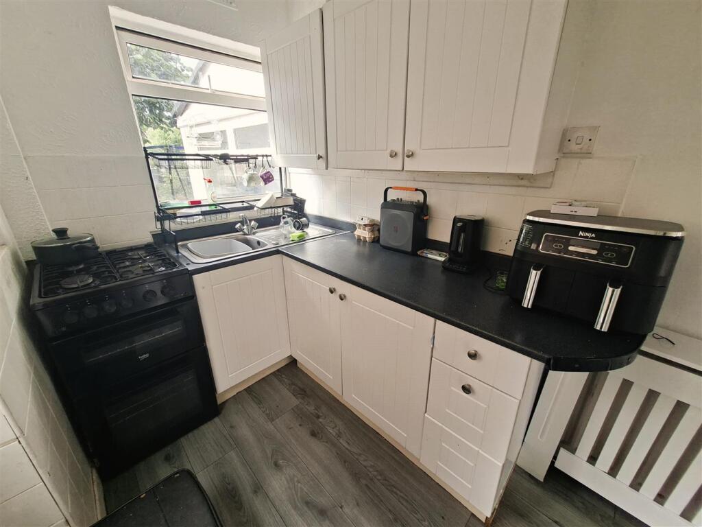 House in Birmingham, Lyndon Green - View 4