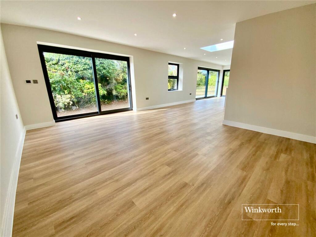 Dunlin Close, Christchurch, Dorset, BH23 photo 3