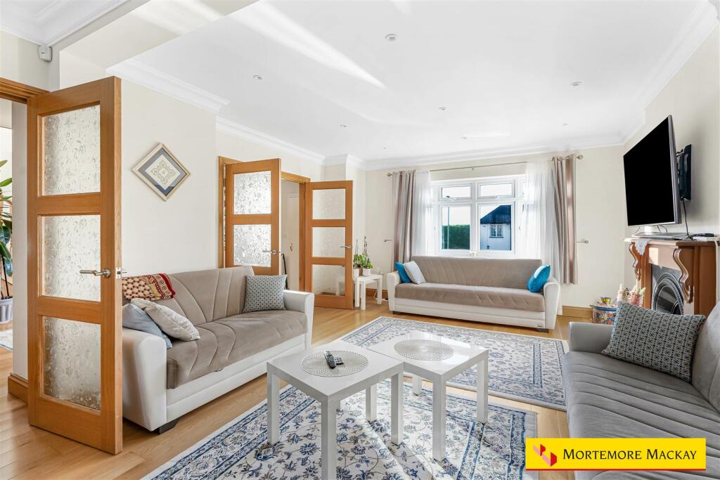 Manor Drive, London photo 2