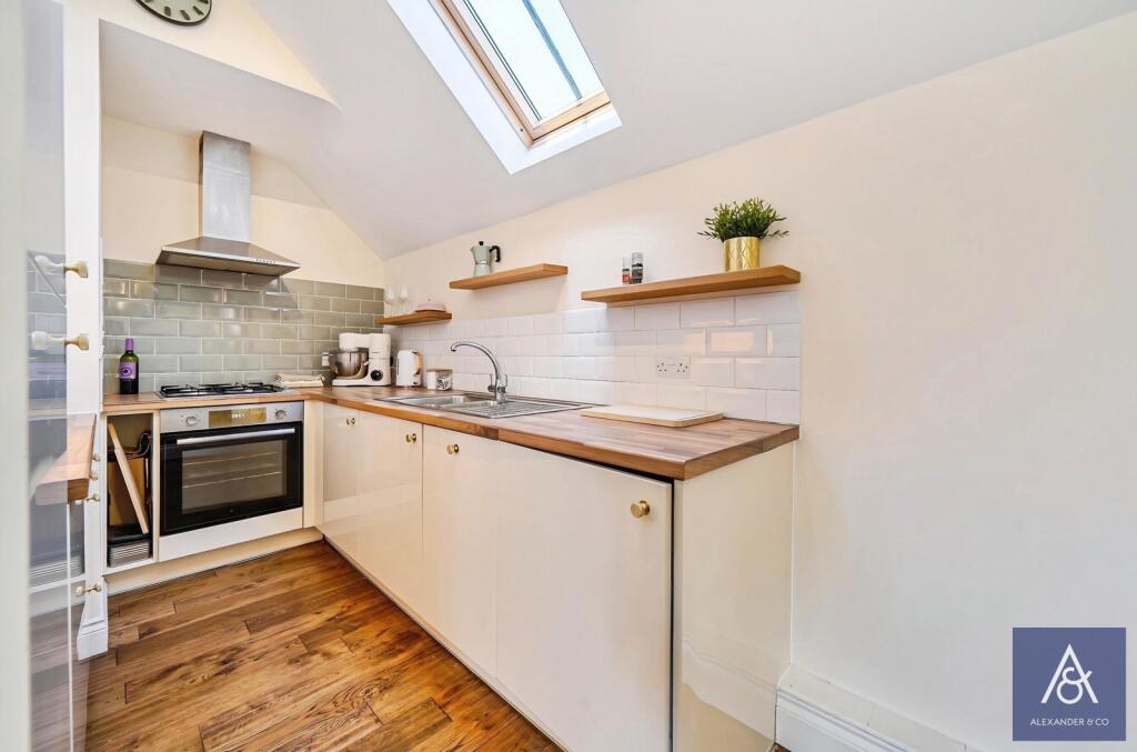 Apartment in Brackley, West Northamptonshire - View 3