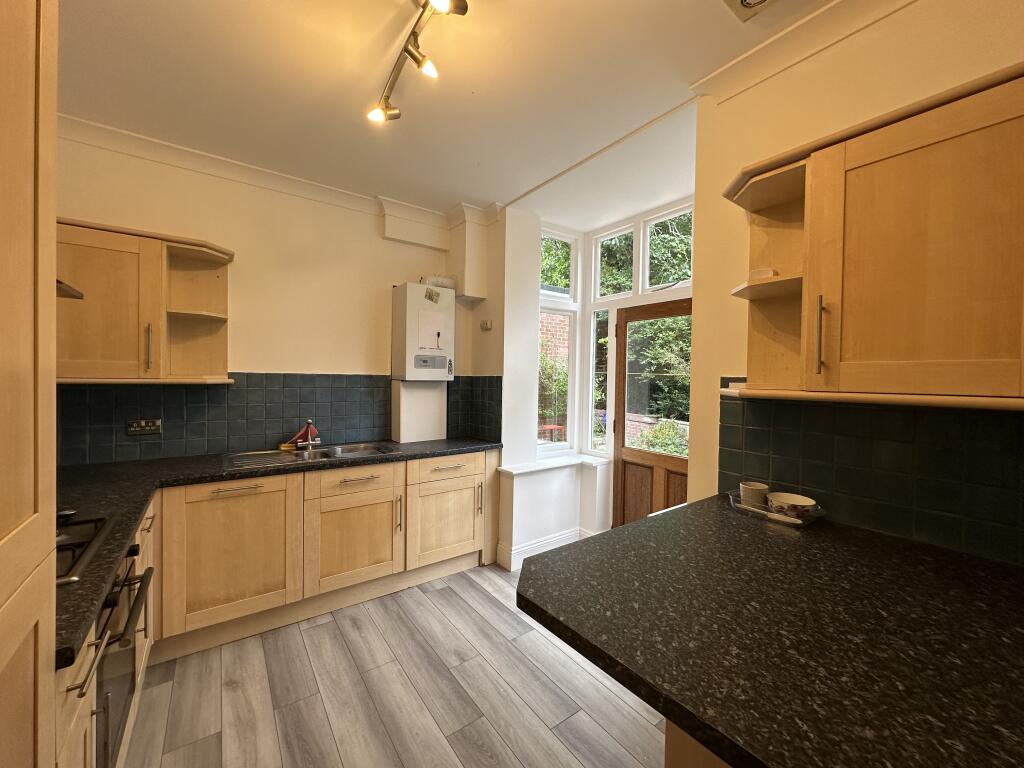 Apartment in Bournemouth, Charminster - View 4