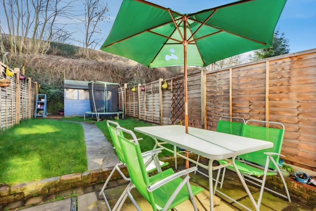 House in Bromley - View 5