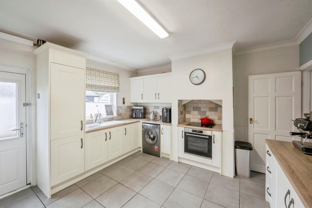 House in Rotherham, South Yorkshire - View 3