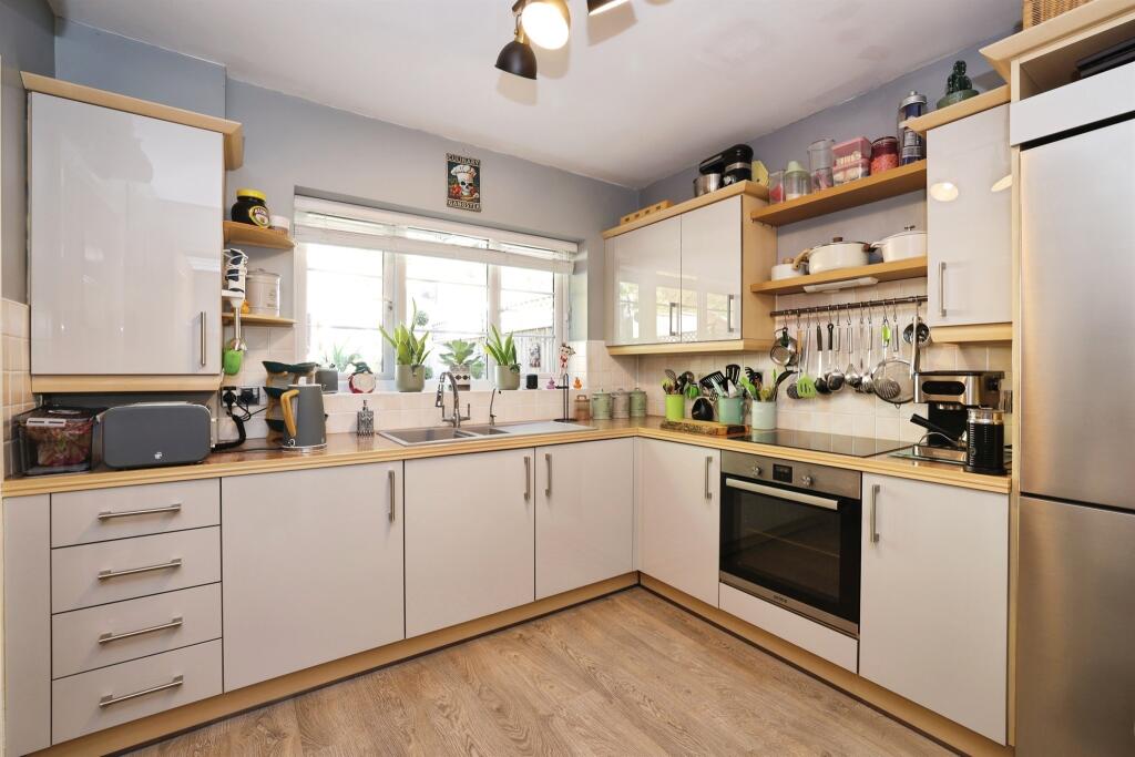 House in Salisbury, Clarendon Park - View 2