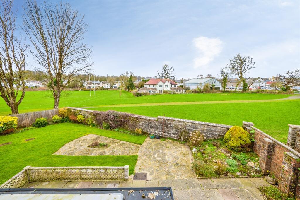 House in Cowbridge, Llanblethian - View 3