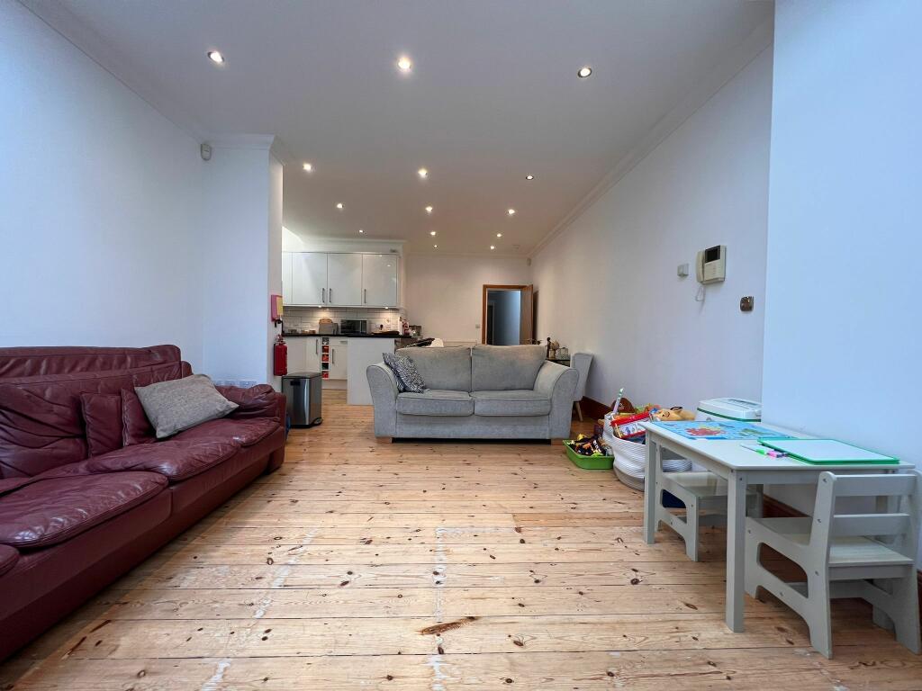 Main image of property: Stanthorpe Road, SW16