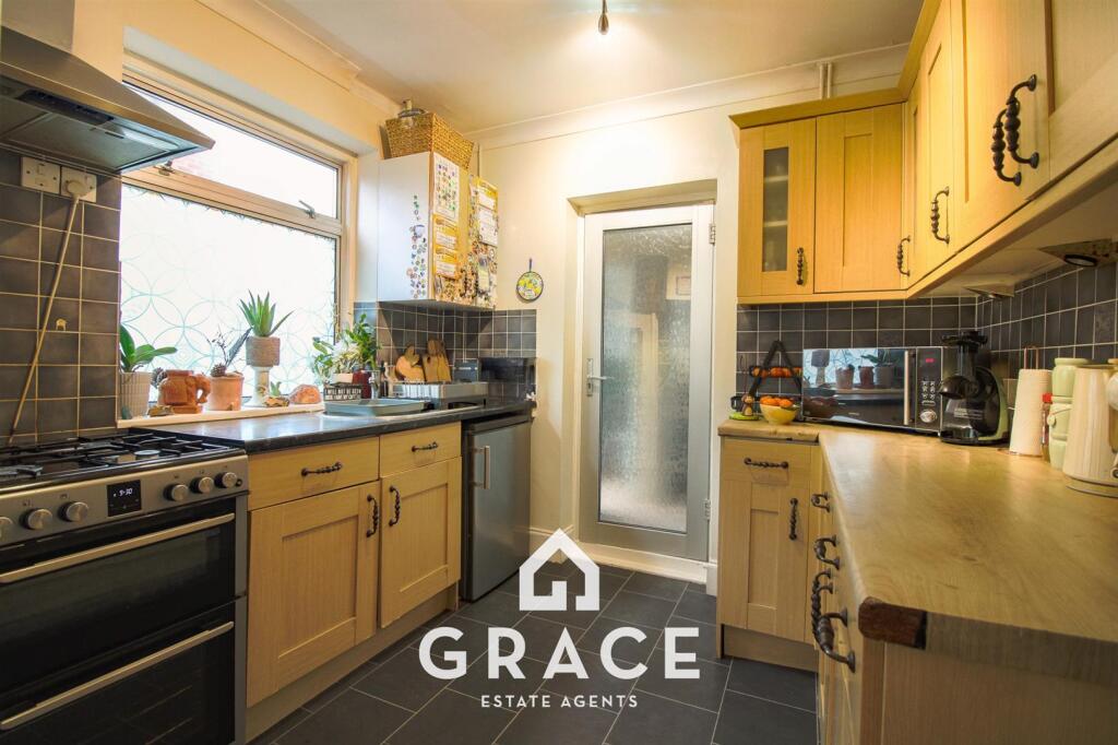 Chesterfield Drive, Ipswich - View 6