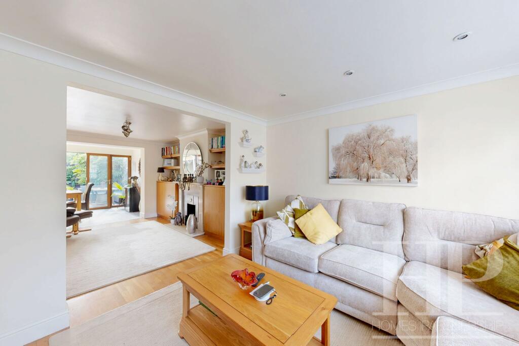 House in Crawley, Langley Green - View 5