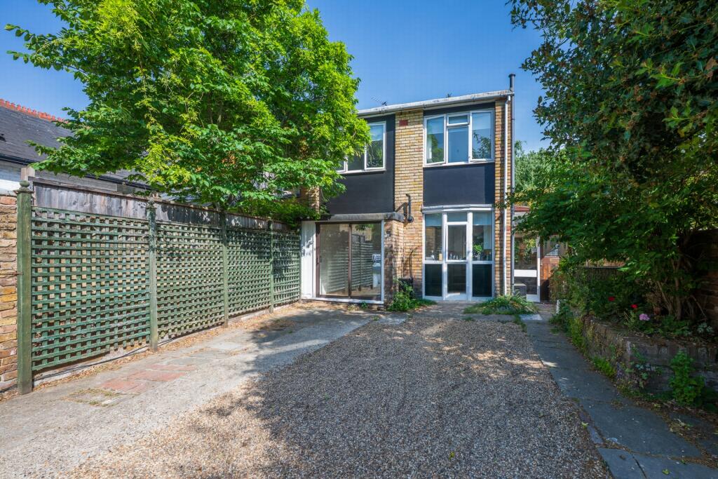 Main image of property: Rosse Mews, Blackheath, SE3