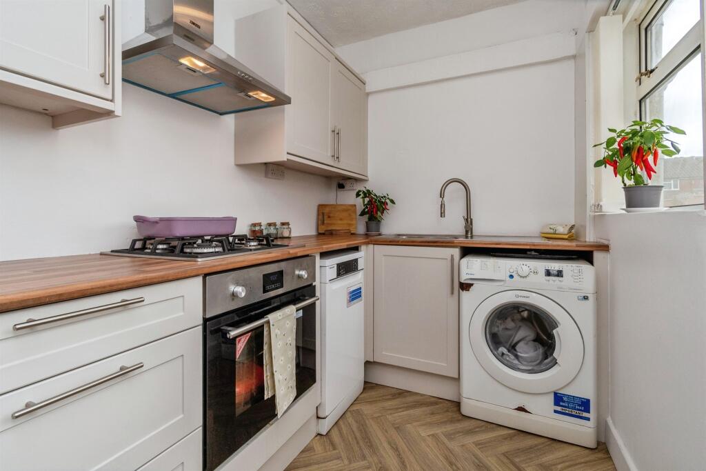 House in Wolverhampton, Low Hill - More