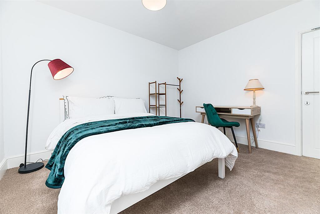 House in Nottingham - View 5