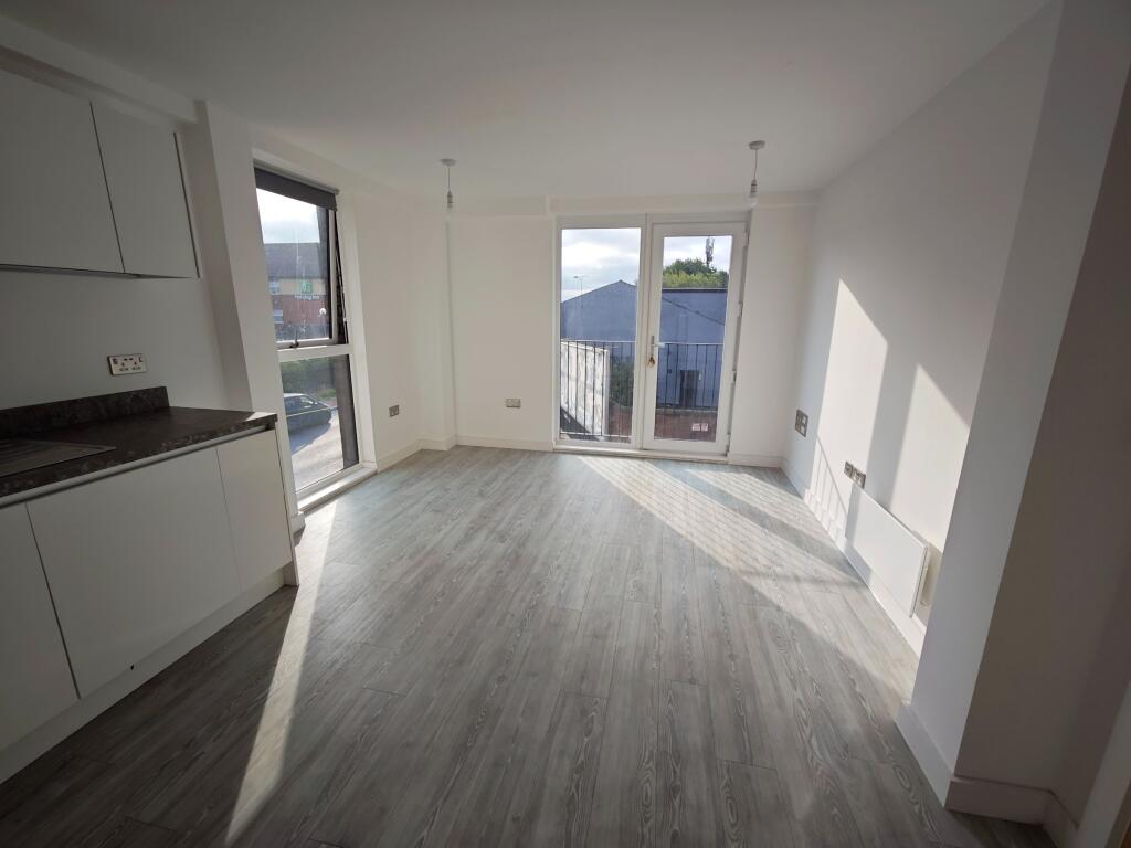 2-bed flat on Craven Street, Salford, £200,000