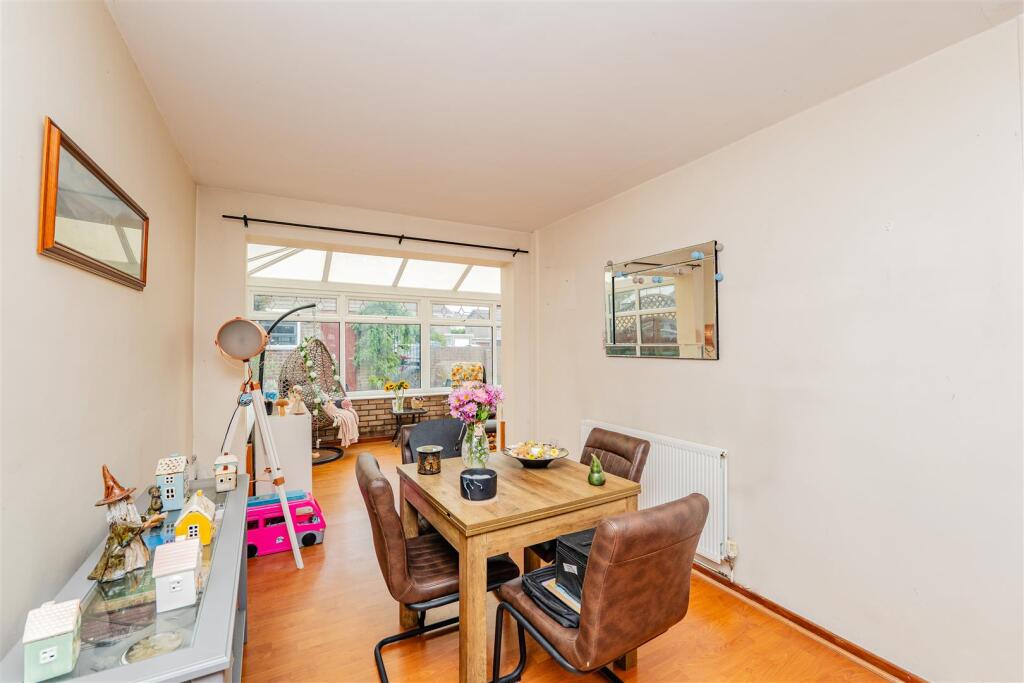 House in Barry, Vale of Glamorgan - More