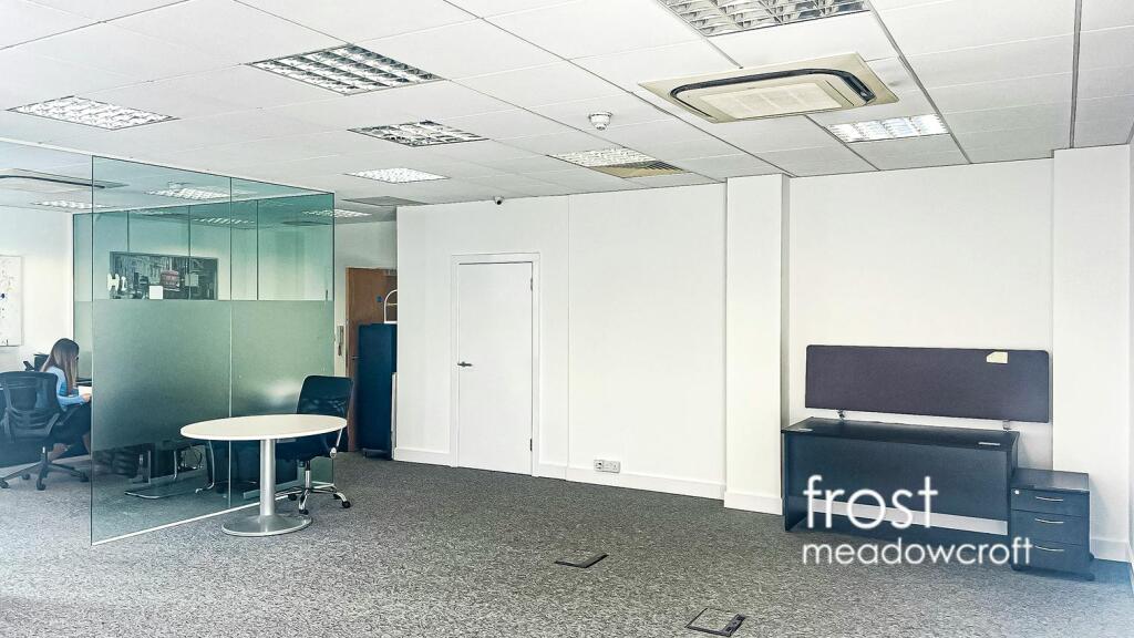 U5 2 Station Court Townmead Rd SW6 office 1.jpg