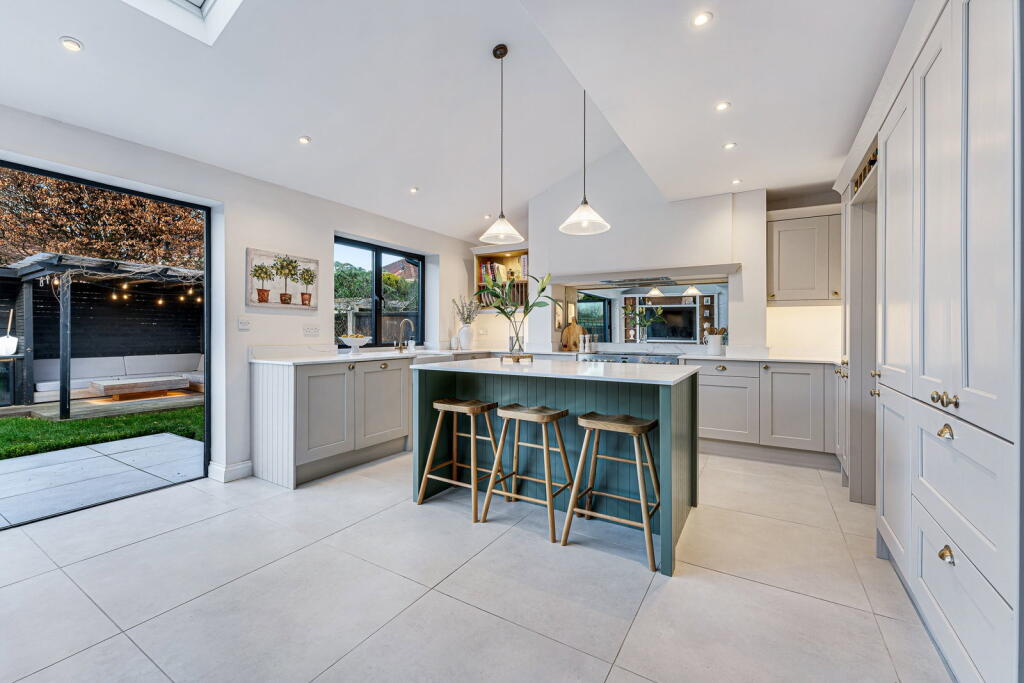 Hayman Avenue, Leigh, WN7 3UF photo 4