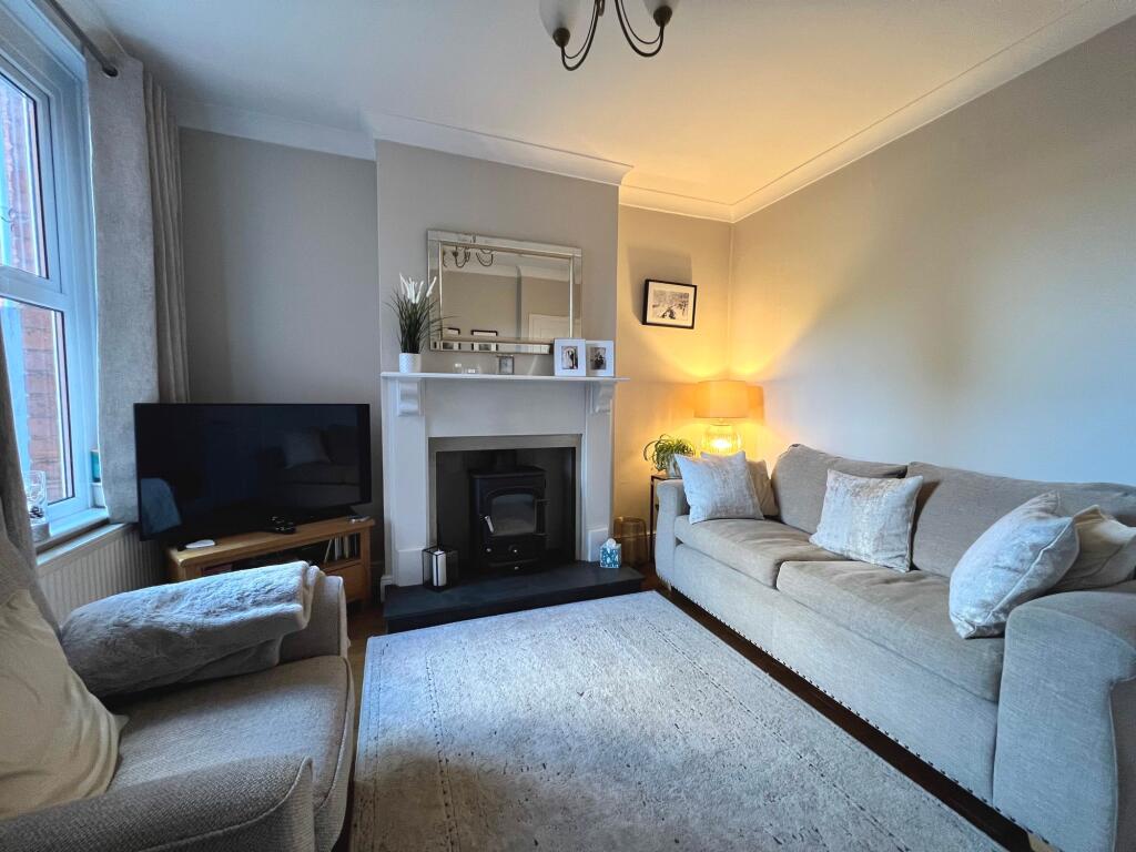 House in Gloucester, Linden - View 5