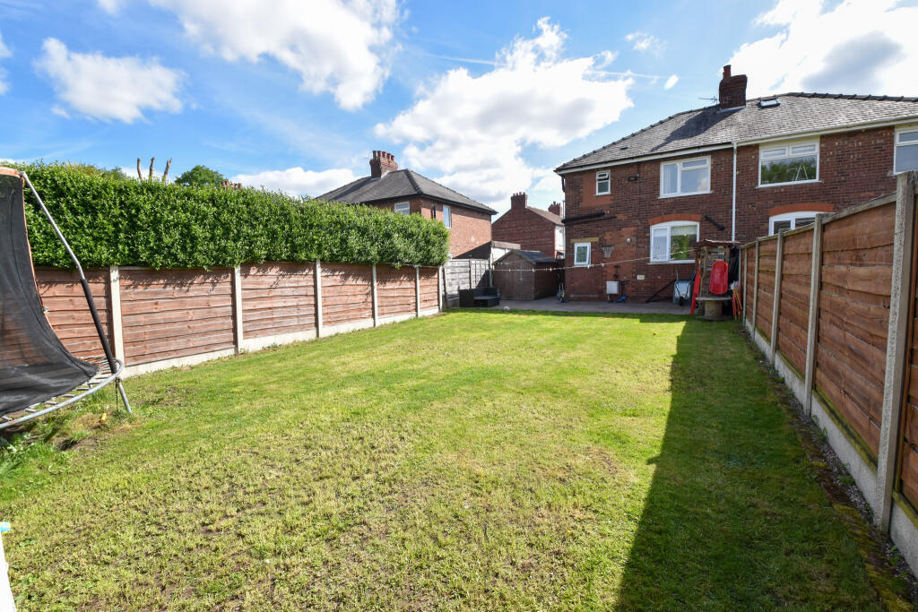 Ciss Lane, Urmston, M41 photo 4