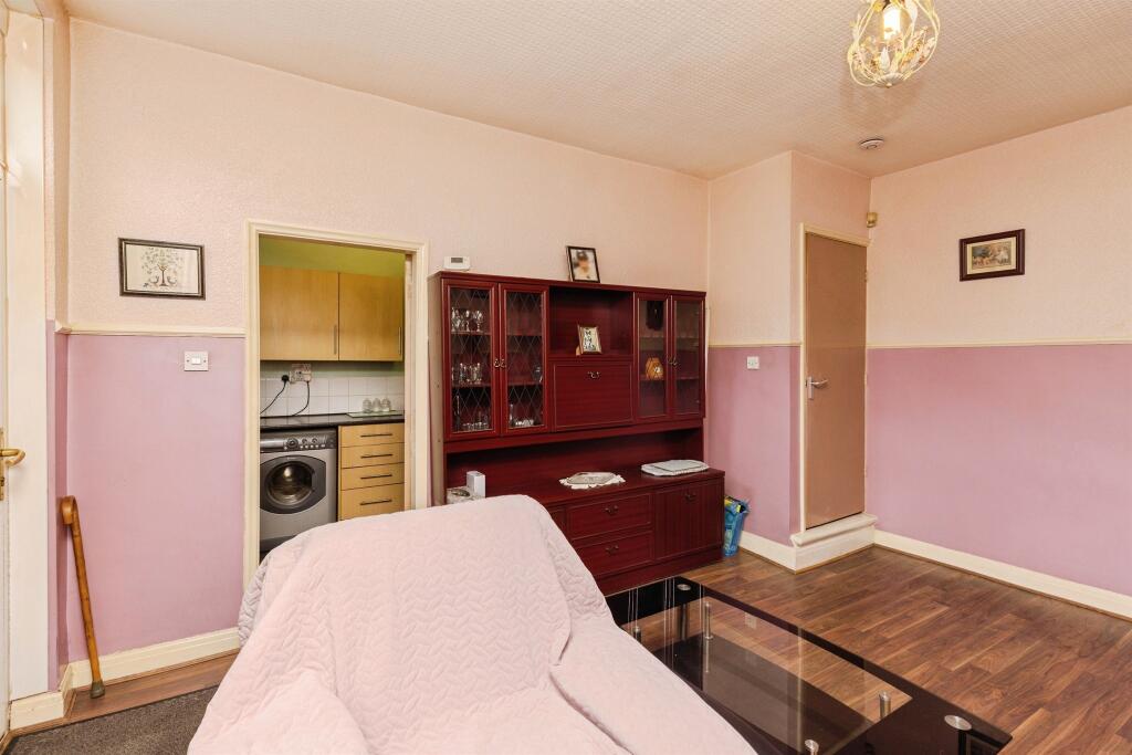 House in Bradford, West Bowling, Trident - View 4