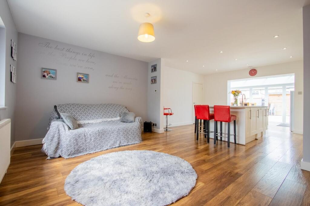 House in Wakefield - View 5
