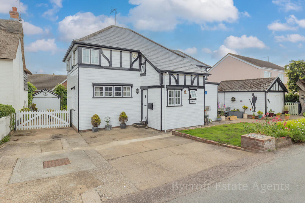4-bed detached on The Lane, Winterton-on-sea, £565,000