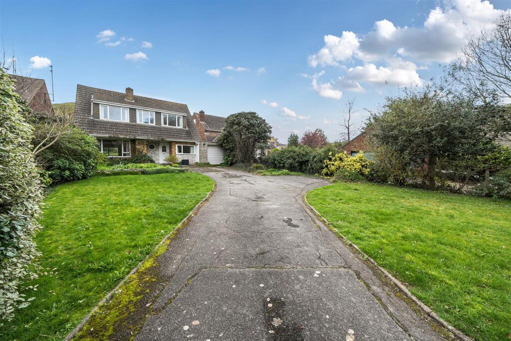 3-bed detached on Coombe Valley Road, Preston, Weymouth, £500,000