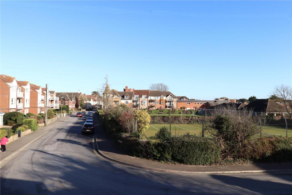 Apartment in New Forest, Old Milton, New Milton - View 2