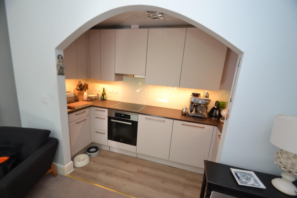 Woodside Court, West Hill Road, Ryde - View 5