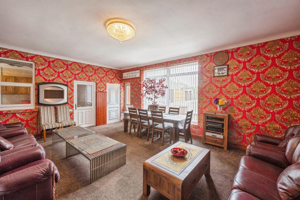House in Doncaster, North Lincolnshire - View 5