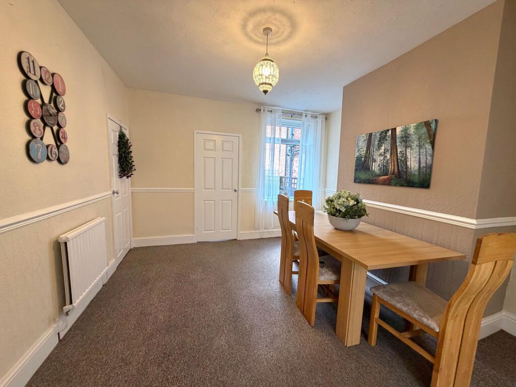 House in Mansfield, Ladybrook - More