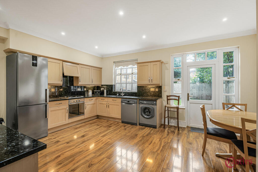 Main image of property: Queensbridge Road, E8