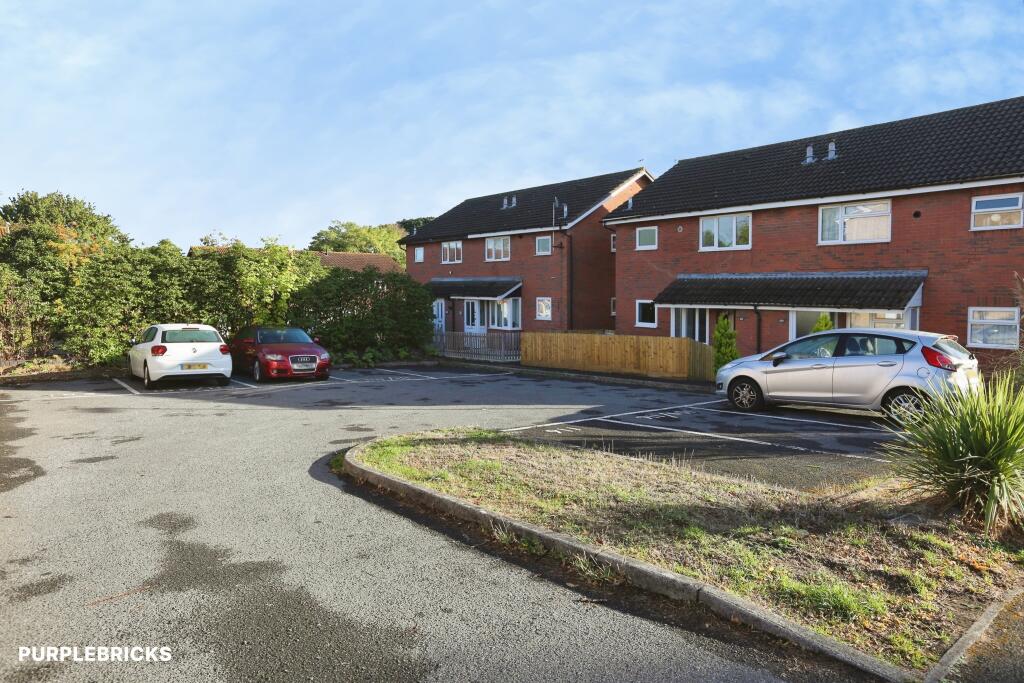 House in Eastleigh, Chartwell Green, West End - More