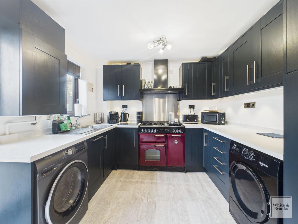 Wills Close, Ford, BN18 photo 3