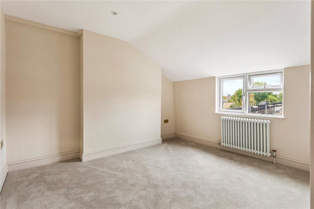 Apartment in London - More