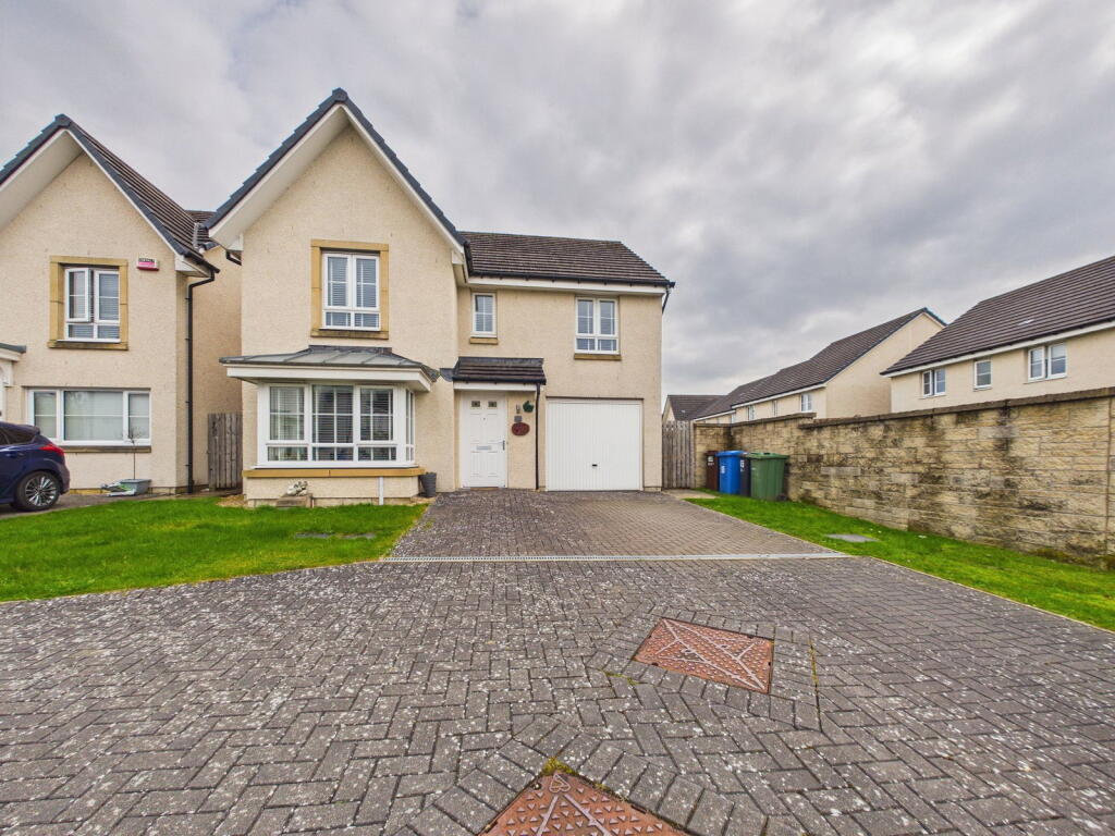 4-bed detached on Appleton Drive, Livingston, EH54 6FP, £325,000