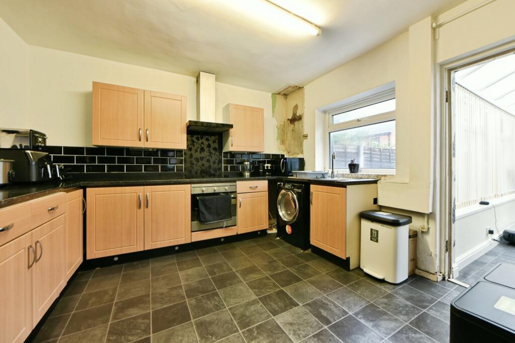 House in Tameside, Greater Manchester - More