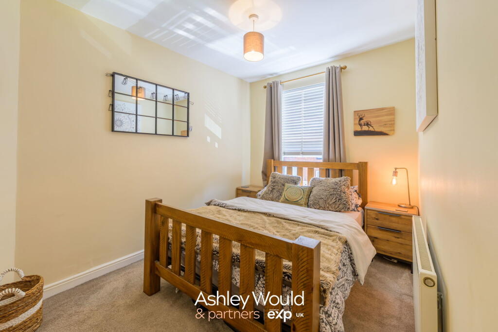 House in Dudley, West Midlands - More