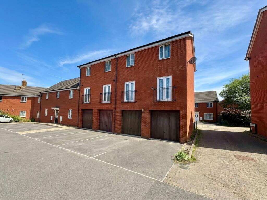 3 bedroom end of terrace house for rent