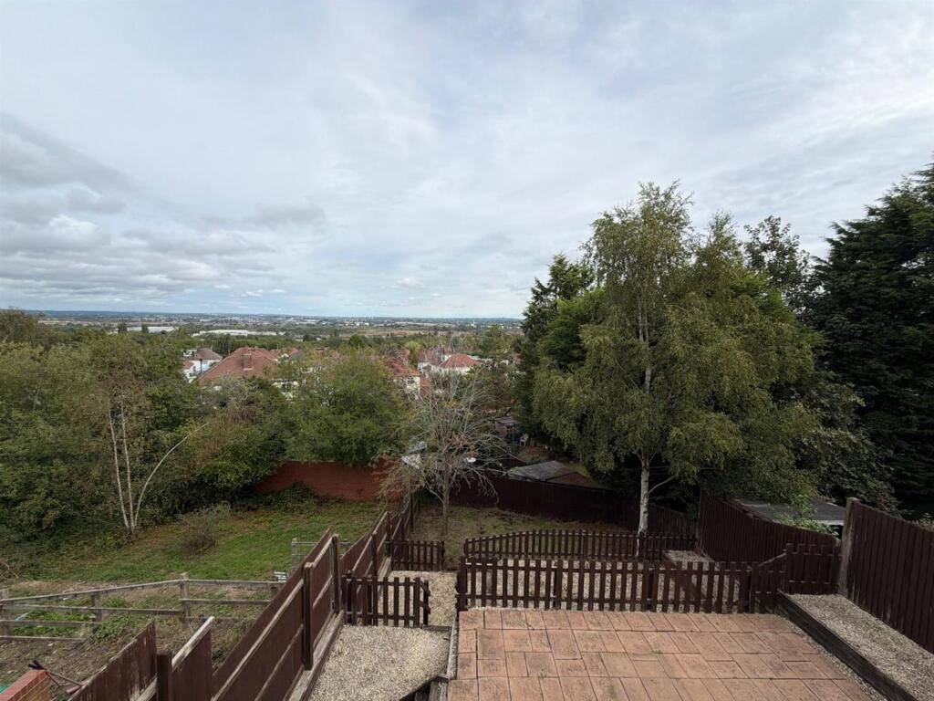 House in Sandwell, City - View 2