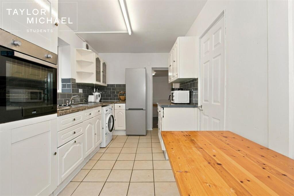 House in Brighton, Bevendean - View 2