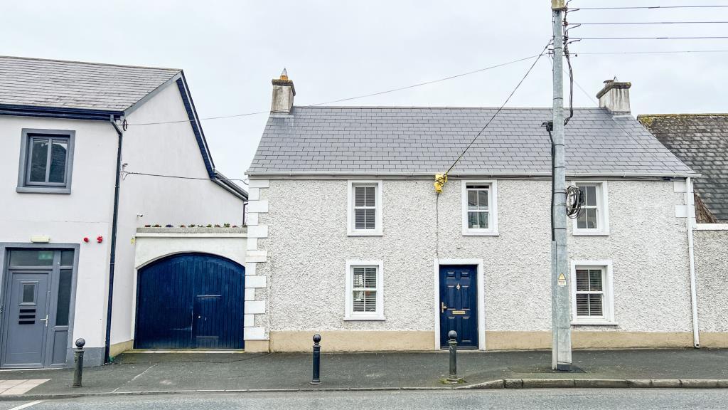 Main image of property: 14 Castlecomer Road, Kilkenny, R95 WKN1